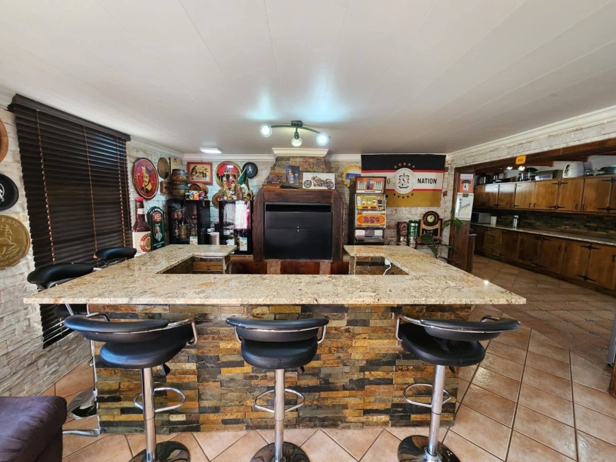 4 Bedroom Property for Sale in Rhodesdene Northern Cape